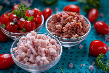topping bacon ham