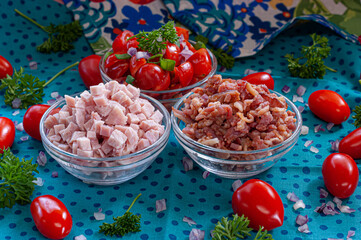 topping bacon ham