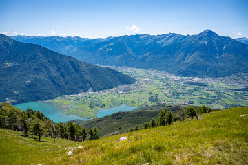 Fototapeta na wymiar Comer See Italien Alpen