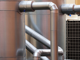 Metal pipes, containers and metal pipelines from stainless steel