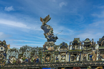 Obraz premium Guangzhou Chen Clan Ancestral House, the exquisitely carved Lingnan style building roof