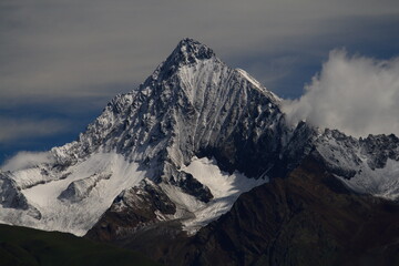 Caucasus, Ossetia. Alagir gorge. Vershchina Tepli after the first snowfall. 