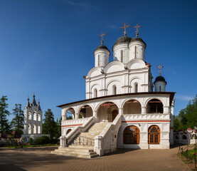 Fototapeta na wymiar Church in village of Bolshiye Vyazemy