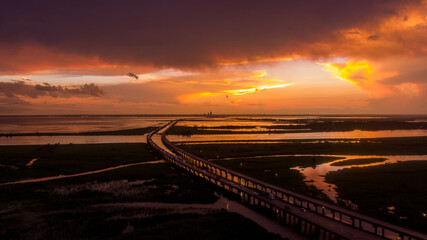 Fototapeta na wymiar sunset over mobile bay 