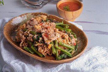 Dried sukiyaki - stir-fried vermicelli with vegetables and marinated pork