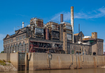 Obraz premium Ashley Street Power House landmark on the Mississippi River at St Louis 