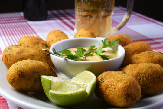 fried dumpling, cod dumpling, fish meat, local focus
salted cod fritters, bacalao bunuelos