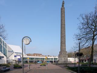 Obraz premium De Zuil van Lely op het Stadhuisplein van Lelystad, , Flevoland Province, The Netherlands