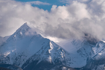 Fototapeta na wymiar Beautiful landscape with a view of the Tatra Mountains