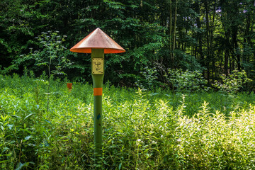 Markierungspfosten einer Ferngas Pipeline