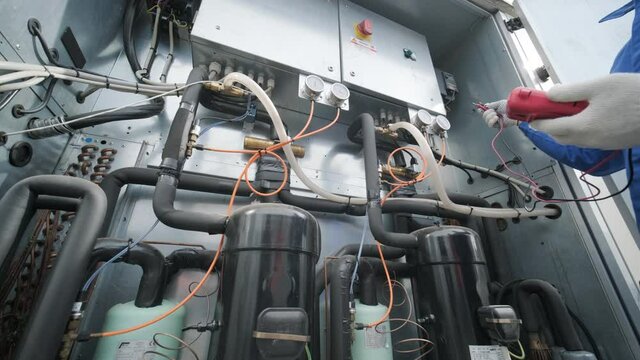 Resistance test of temperature sensors in the cooling supply section of the ventilation unit