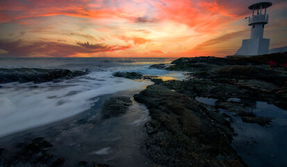 Obraz premium Landscape of paradise tropical island beach, sunrise shot