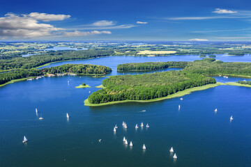 Mazury-kraina tysiąca jezior w północno-wschodniej Polsce	