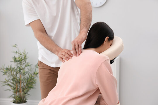 Chair Massage Therapy Images – Browse 5,306 Stock Photos, Vectors, and ...