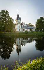 Fototapeta na wymiar Pałac Biesa w Olszanicy | Bieszczady, Polska