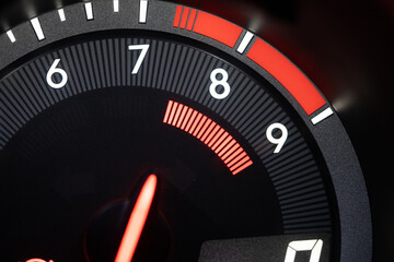 スポーツカーのタコメーター
