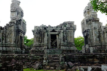 Sacred Mountain Phnom Bok, ruins at the top of the mountain