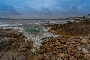 Costa de la torre de Hércules (La Coruña, España).