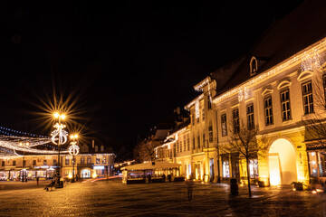 Fototapeta na wymiar view of the Big Square from Sibiu city with Christmas lights