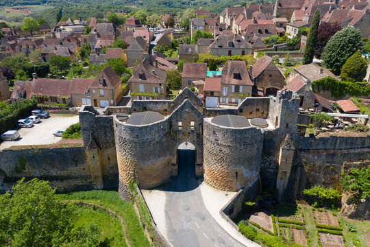 Vue a&eacute;rienne de la bastide de Domme