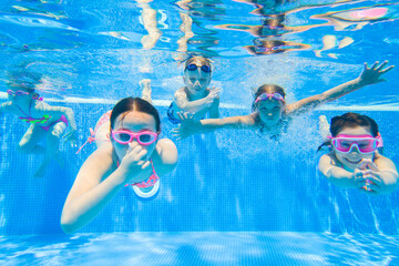  kids swimming  in pool - 444578955