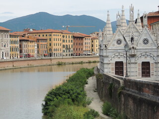 Fototapeta na wymiar Pisa, Italia. Mucho mas que una torre torcida.
