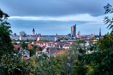 Das herbstliche Leipzig mit The Westin Hotel, Bundesverwaltungsgericht , Neues Rathaus, City-Hochaus, Wintergarten-Hochhaus, Peterskirche u.v.a.m.