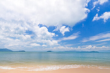 Fototapeta na wymiar Beautiful beach with blue sky summer Phayam island Thailand