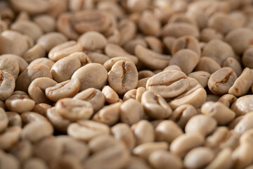 Raw and roasted coffee beans