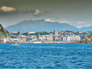 Fototapeta premium Vistas de la bahía de la concha en San Sebastián y la Isla Santa Clara