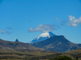Vista del Volcan Lanin desde el Parque Nacional Lanin