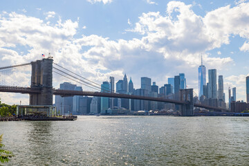 Obraz premium Afternoon view of the historical Brooklyn Bridge
