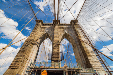 Afternoon view of the historical Brooklyn Bridge