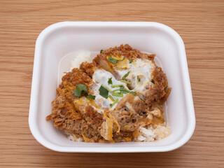 カツ丼弁当