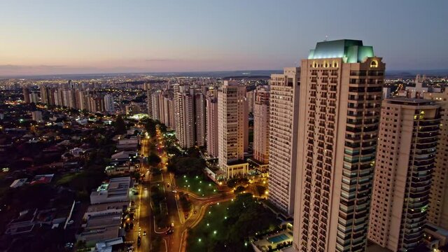 Avenida Professor Jo&atilde;o Fi&uacute;sa, the most famous avenue in Ribeir&atilde;o Preto, S&atilde;o Paulo, Brazil. 4K.