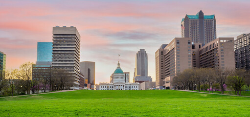 Downtown St. Louis city skyline, cityscape of Missouri in USA - obrazy, fototapety, plakaty