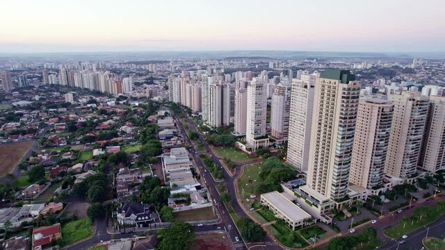 Avenida Professor Jo&atilde;o Fi&uacute;sa, the most famous avenue in Ribeir&atilde;o Preto, S&atilde;o Paulo, Brazil. 4K.