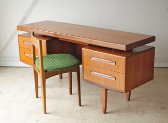 vintage desk style