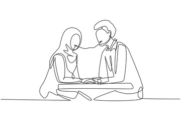 Continuous one line drawing young Arabian couple eating spaghetti together. Celebrate anniversaries and enjoy romantic dinner at modern restaurant. Single line draw design vector graphic illustration