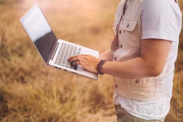 Naklejka premium Business Team Investment Entrepreneur Trading discussing and analysis finance market graph stock market trading,stock chart concept