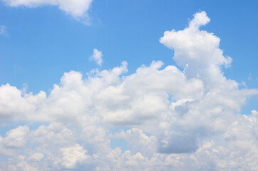 Obraz na płótnie Canvas beautiful blue sky with white clouds