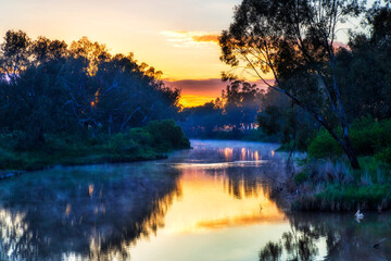 Fototapeta premium Dubbo Sriver mist rise