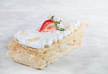 cheesecake with strawberries
