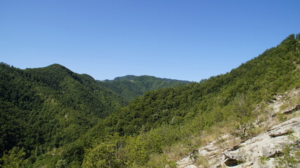 Fototapeta na wymiar Panorama dal sentiero 309bis da ville di Parchiule al poggio dell'appione