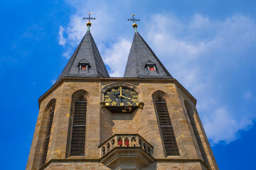 Fototapeta na wymiar Facade of the imposing Protestant church in Flonheim / Germany in Rheinhessen