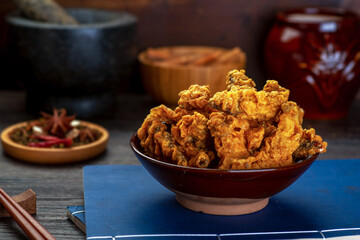 Delicious fried crisp meat, a traditional Chinese snack