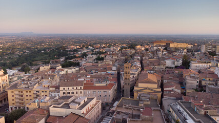 Veduta aerea della città di Velletri, in provincia di Roma. In lontananza si può notare il mare e...