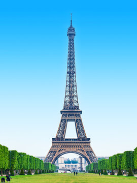 パリ　エッフェル塔　縦位置
