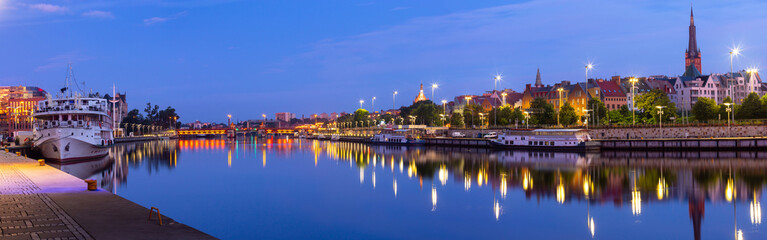 Szczecin. Panorama of the city embankment in the early morning. - obrazy, fototapety, plakaty