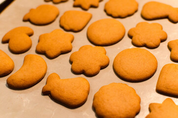 cooking christmas gingerbread